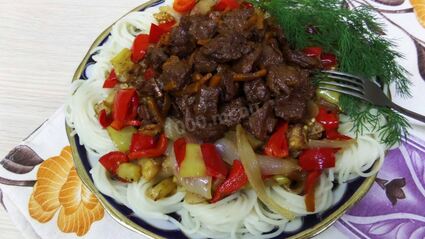 лапша вок с говядиной и овощами