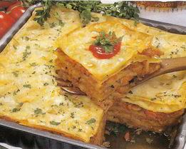 Лазанья с фаршем, капустой и острым сыром