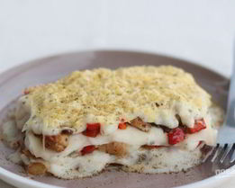 Лазанья с курицей и соусом Бешамель