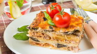 Лазанья с мясом и лесными грибами