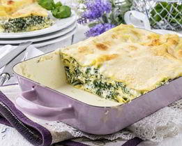 Лазанья со шпинатом и соусом бешамель