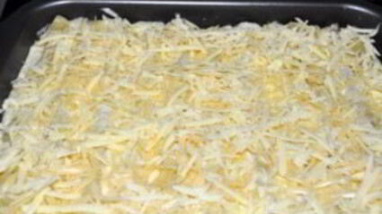 каннеллони с фаршем под соусом бешамель