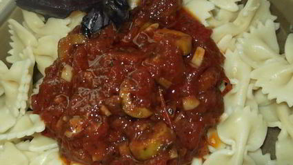 макароны бантики в соусе из томатов