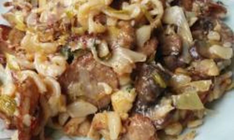 Рецепт макарон с колбасой и грибами в духовке