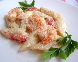 Макароны с креветками в сливочном соусе