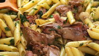 Макароны с куриной печенкой