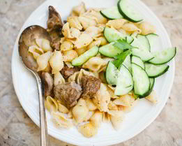 Макароны с тушеным мясом