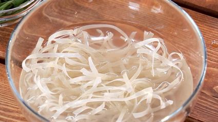 пад тай — жареная лапша по-тайски