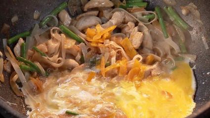 пад тай — жареная лапша по-тайски