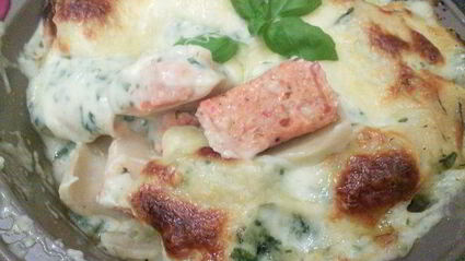 паккери, фаршированные под соусом бешамель со шпинатом