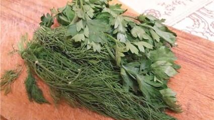 паста с чесноком и сальсой из сушеных томатов