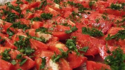 паста с чесноком и сальсой из сушеных томатов