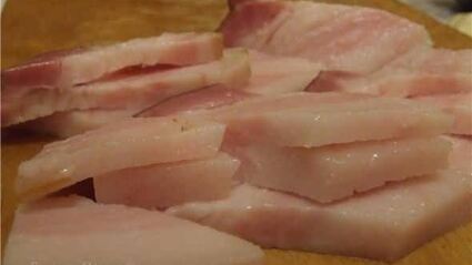 паста с чесноком и сальсой из сушеных томатов