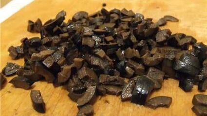 паста с чесноком и сальсой из сушеных томатов