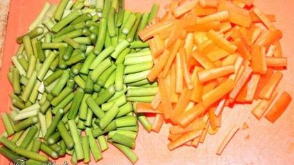 паста с чесноком и устричным соусом