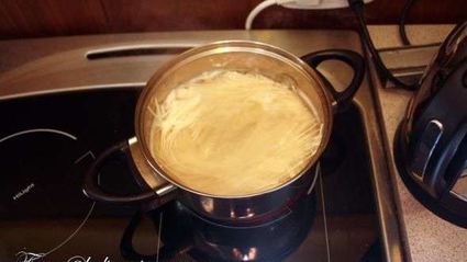 паста с чесноком и устричным соусом