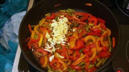 паста с чесноком и устричным соусом