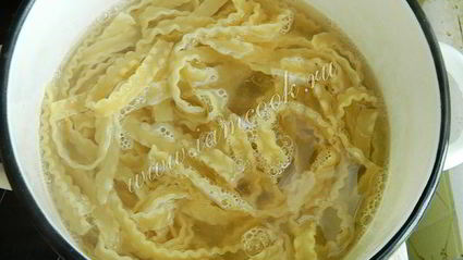 паста с грибами и копченым мясом