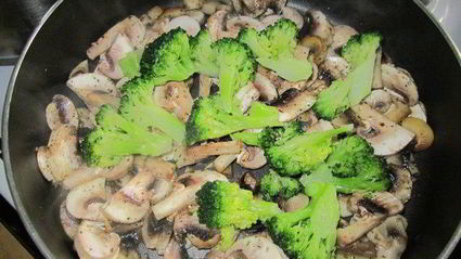 паста с грибами и овощами