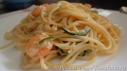 паста с креветками и цукини