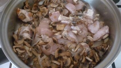 паста с курицей и грибами