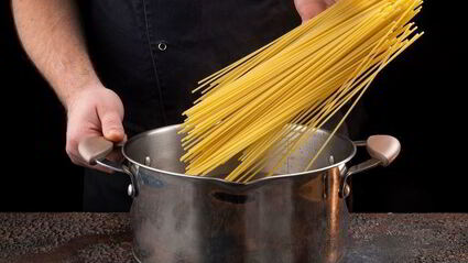 паста с курицей и шалфеем