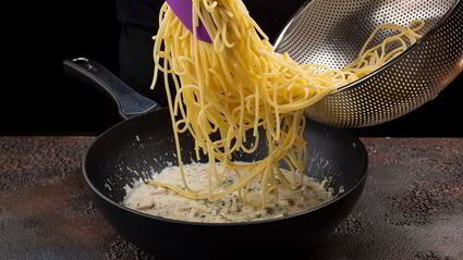 паста с курицей и шалфеем