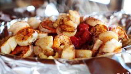 паста с морепродуктами и помидорами