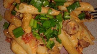 Паста с охотничьими колбасками
