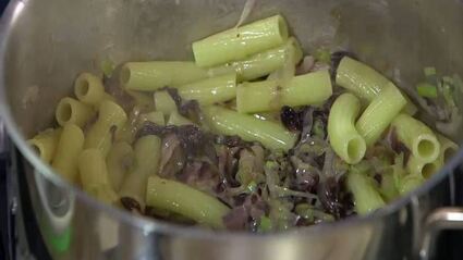 паста с радиккио, орехами и сыром