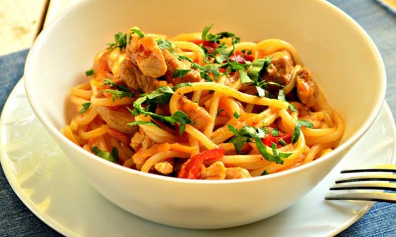 Рецепт пасты со свининой в томатном соусе