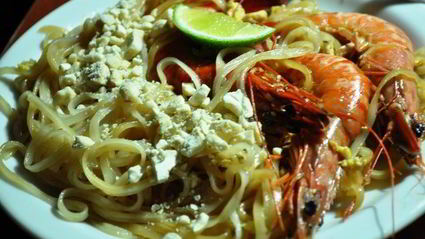 рисовые макароны с тигровыми креветками