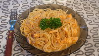 Спагетти под соусом