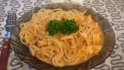 спагетти под соусом