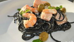 Спагетти с чернилами каракатицы в сливочном соусе