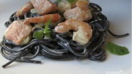 спагетти с чернилами каракатицы в сливочном соусе