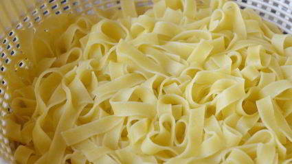 спагетти с грибами в сливочном соусе