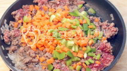 спагетти с мясной подливой