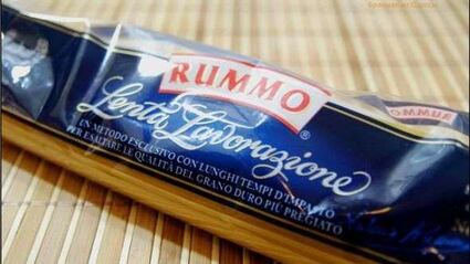 спагетти с цукини, томатами и моцареллой