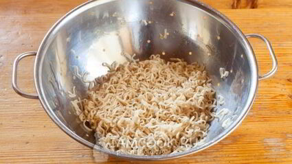 жареная лапша с морковью