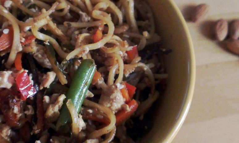 Рецепт жареной лапши с тофу и овощами в соусе терияки