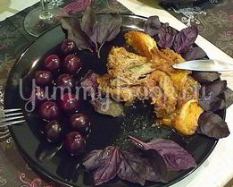 Апельсиновая утка, запеченная с яблоком в меде