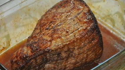 классический ростбиф с зеленым горошком