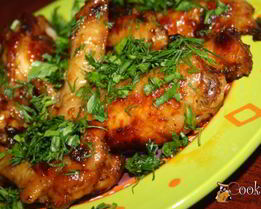 Крылышки, запеченные в томатном соке в мультиварке