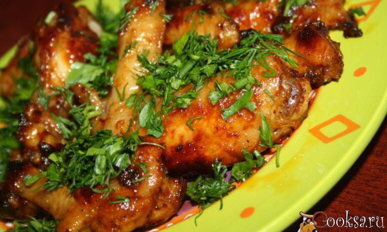 Рецепт крылышек, запеченных в томатном соке в мультиварке