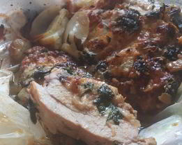 Куриная грудка, фаршированная шпинатом с сыром в орехово-чесночной оплетке