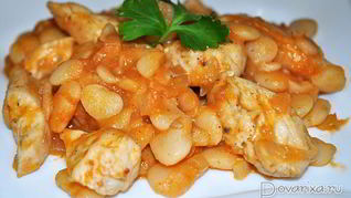 Куриная грудка с фасолью