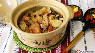 Куриное филе с овощами в горшочках