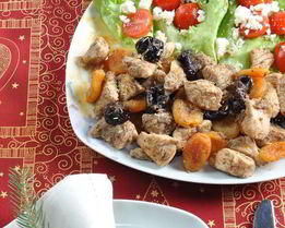 Куриное филе с сухофруктами и розмарином