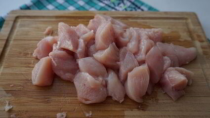 куриное филе с сухофруктами и розмарином